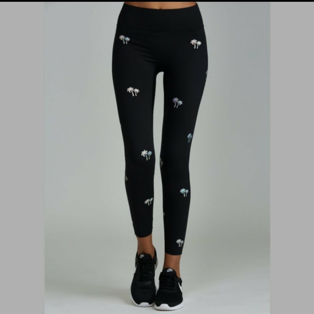 Noli(Black Line) Holographic Sunset Leggings